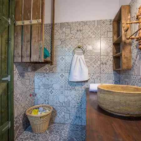 Eleonas Giovani House *